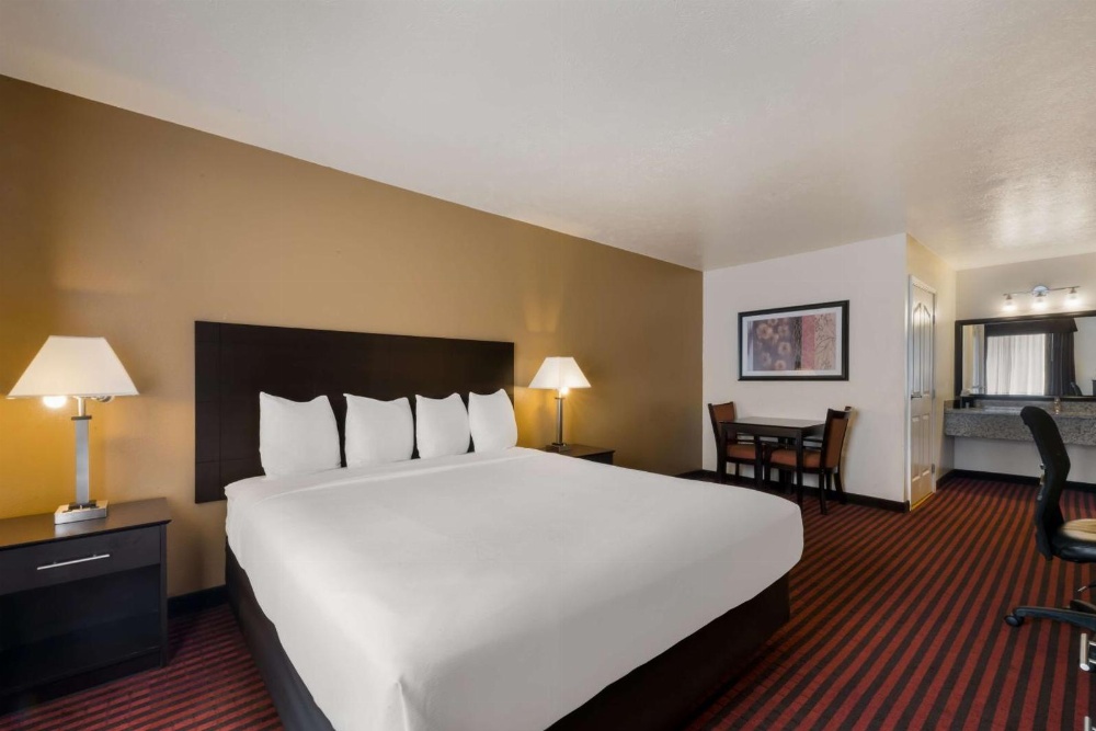  Best Western Salinas Valley Inn & Suites